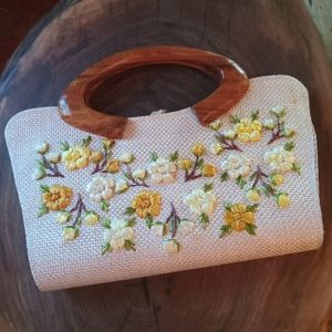 Vintage Straw Fabric Clutch eith Raffia Embroidered Flowers with a wooden handle